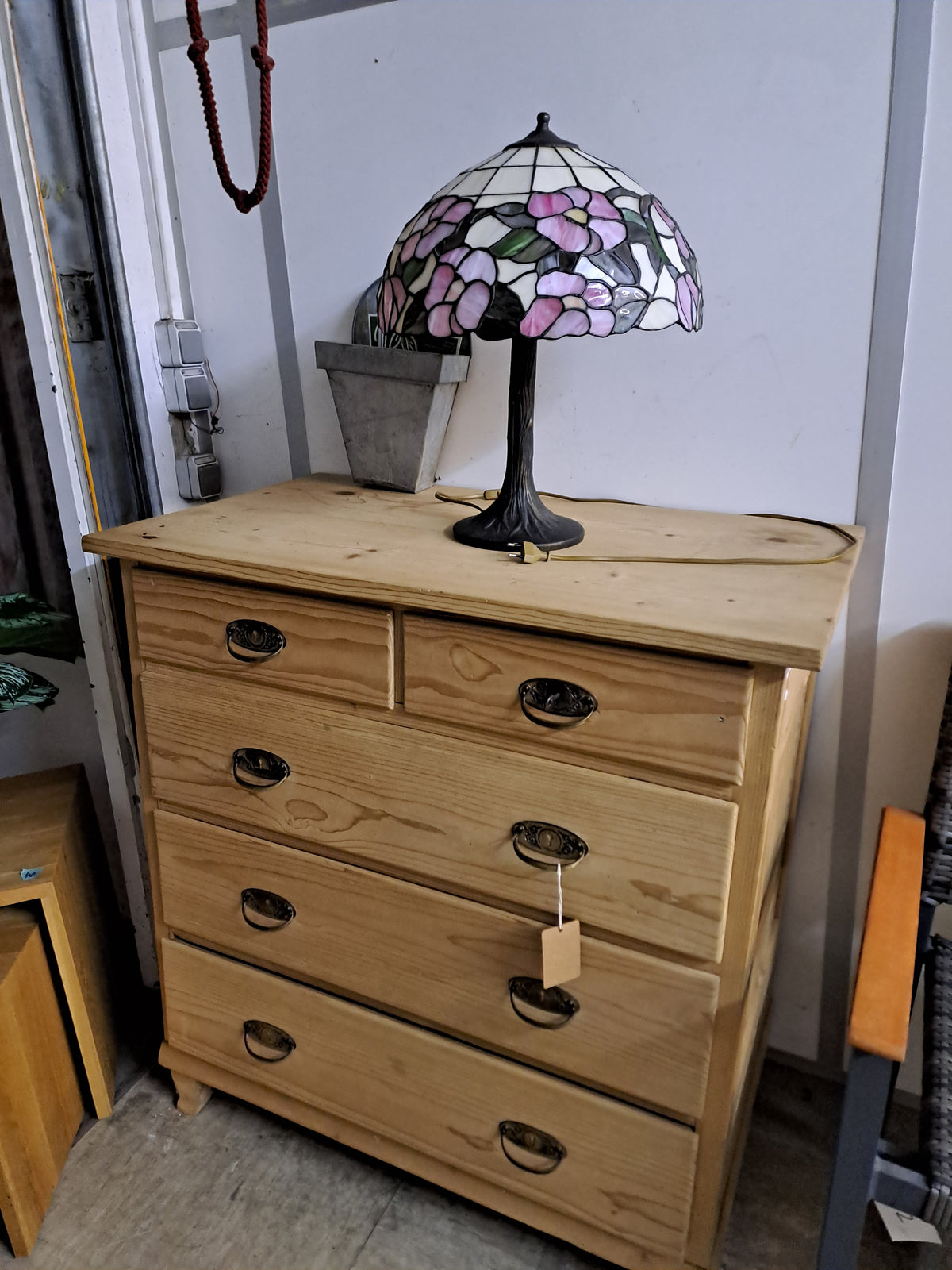 Schöne Schubladenkommode aus Holz