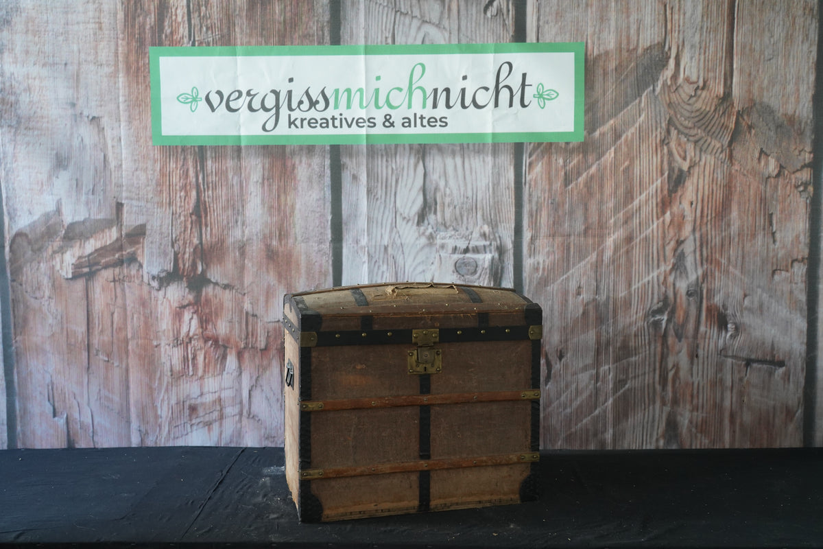 Alte Holztruhe