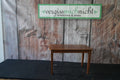 Kleiner Beistelltisch aus Holz