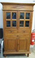 massiver Holz-Vitrinenschrank