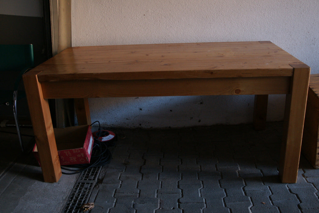 massiver Kiefer Esstisch